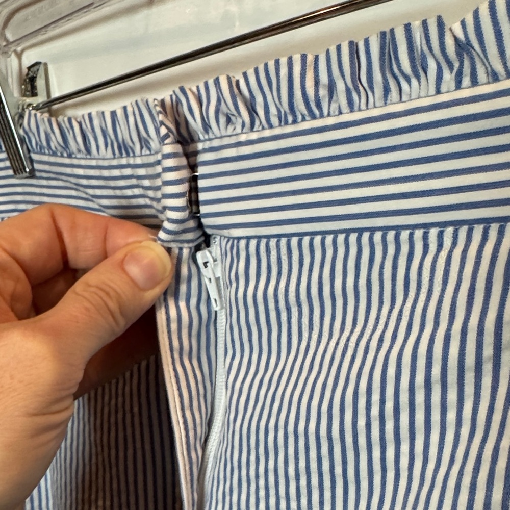 J Crew Size 12 Blue White Stripe Beachy Nautical Preppy Seersucker Ruffle Shorts - Picture 7 of 10